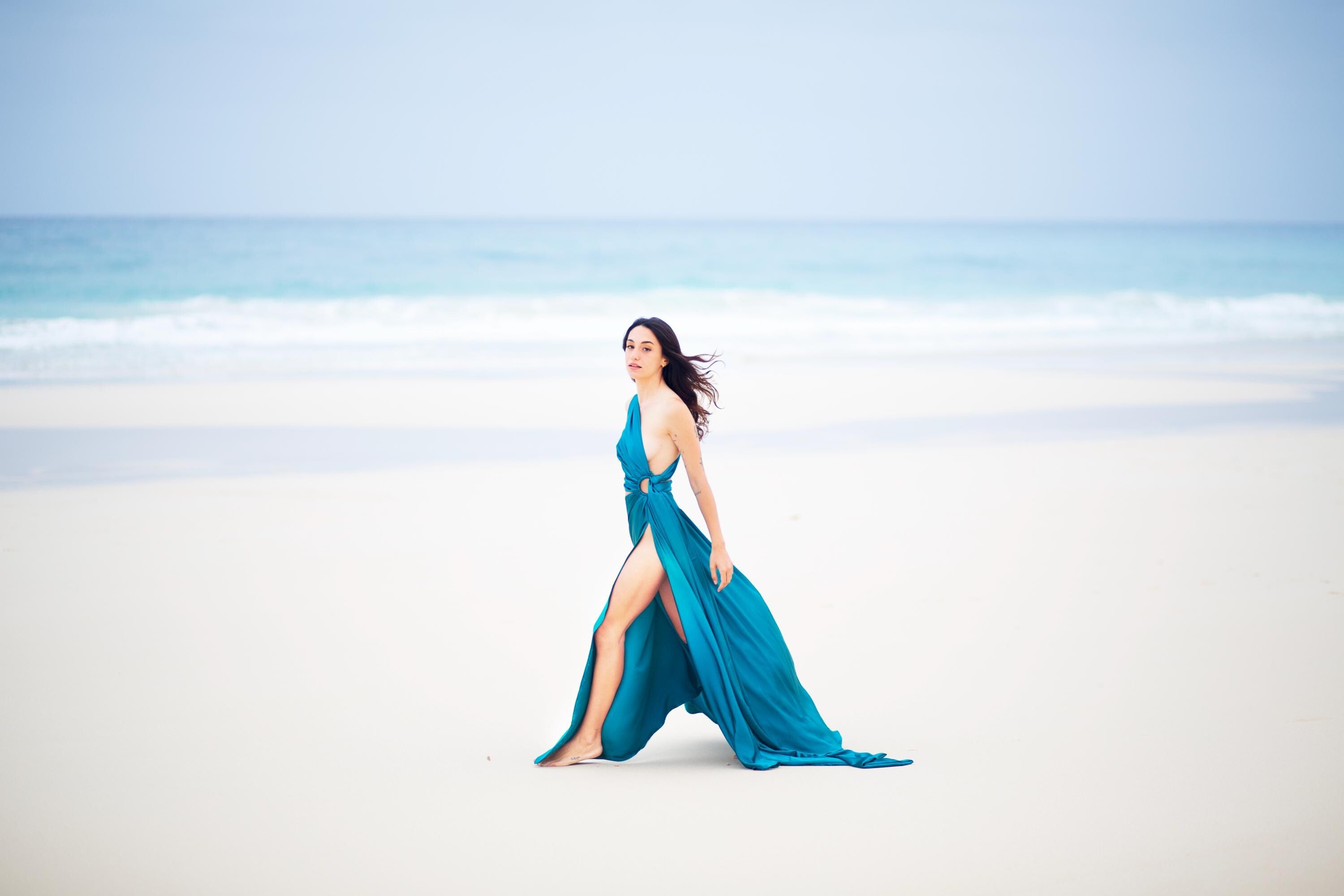 Satin One-Shoulder Maxi Gown – Cut-Out Ring Detail, High Slit & Open Back, Made to Measure
