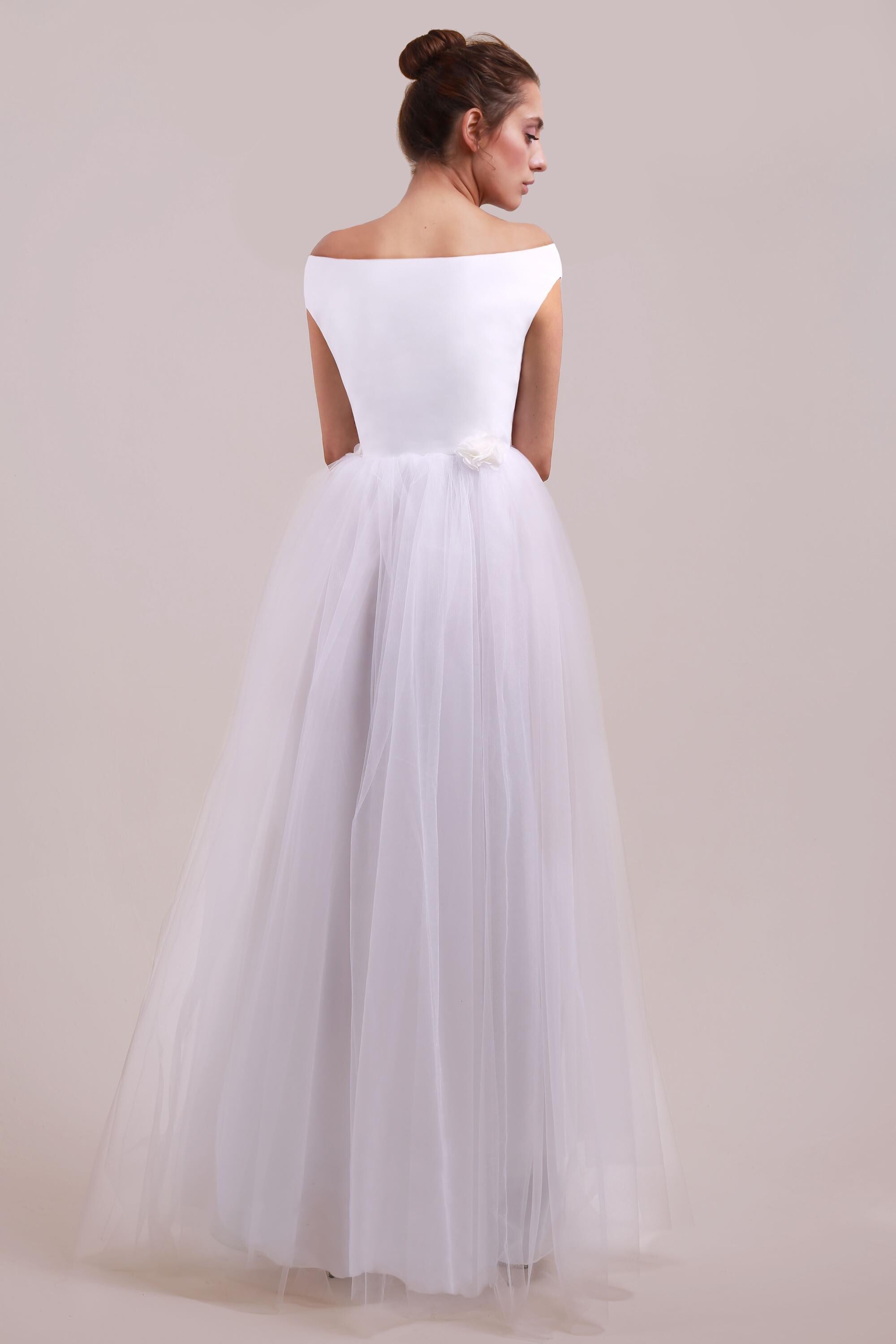 Pollyanna – Robe de mariée en tulle à épaules dénudées avec fleurs en mousseline, inspirée des années 60