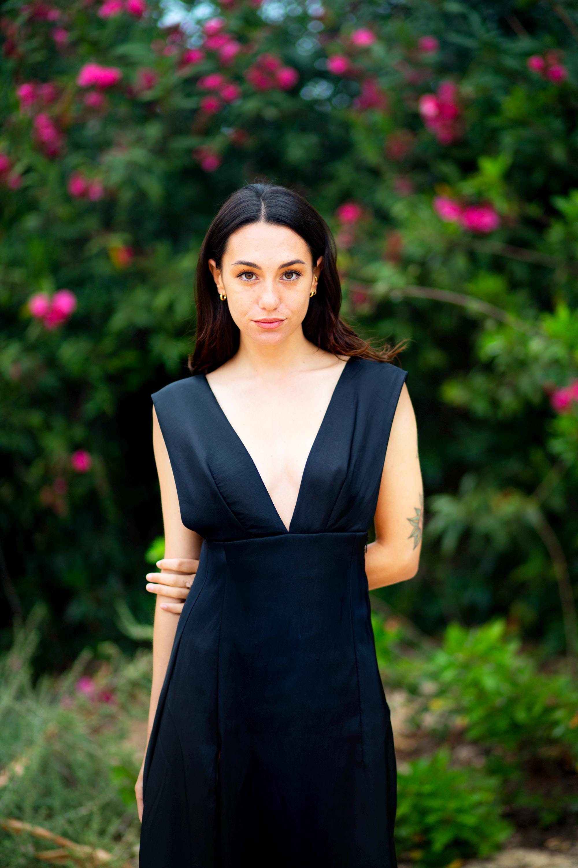 Robe de soirée en taffetas – Décolleté en V plongeant, longueur ras du sol avec fente latérale, sur mesure