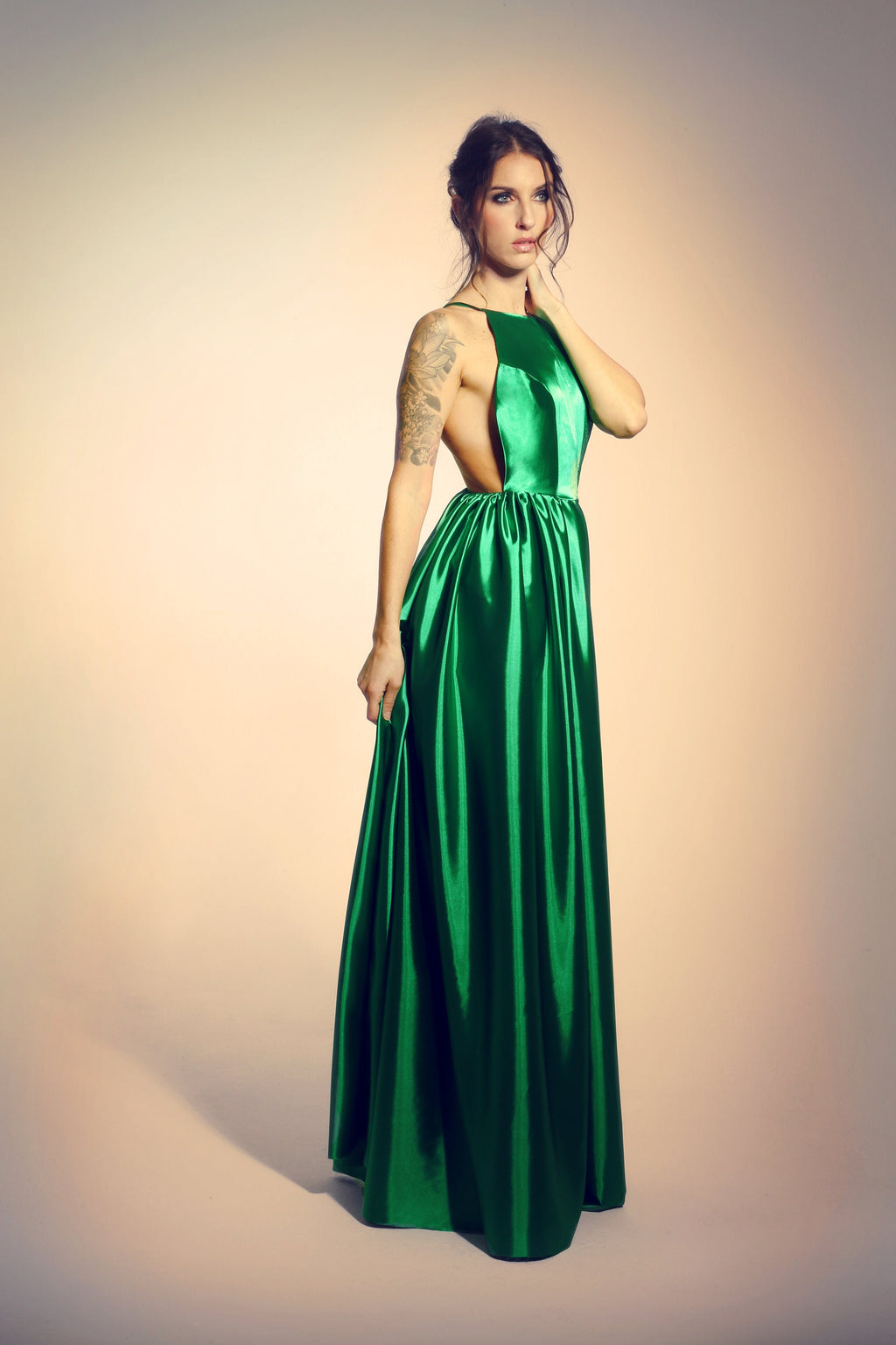 Robe de soirée en soie à dos ouvert – Coupe évasée, Sur mesure