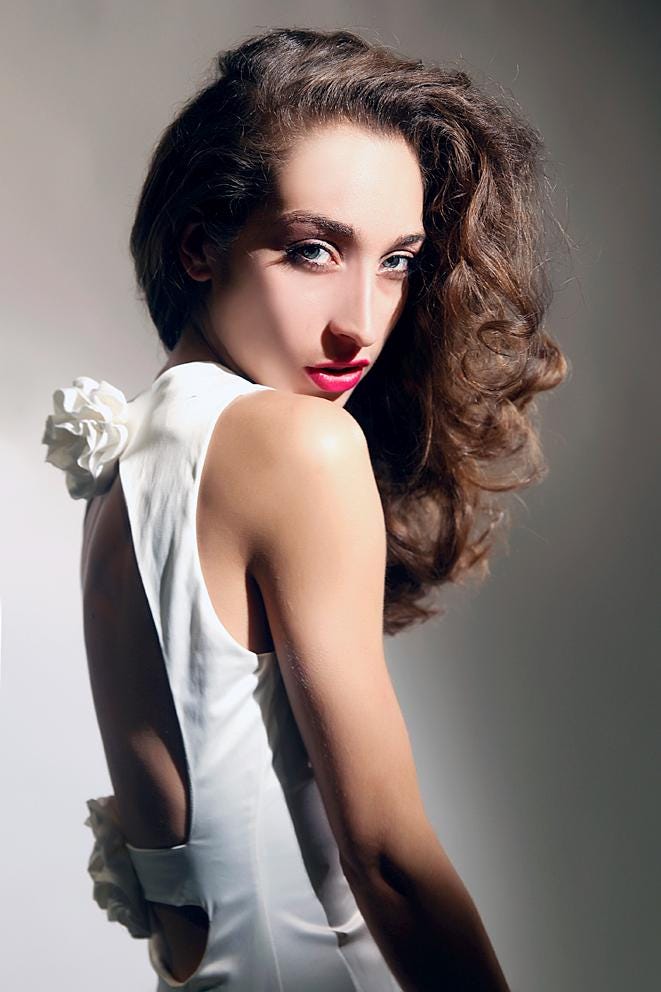 Modena – Robe de mariée sirène dos nu avec roses en satin