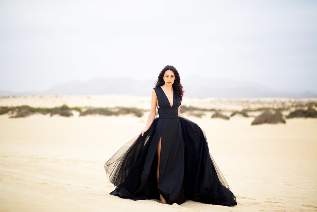 Taffeta & Tulle Evening Gown – Deep V-Neck, Open Back & High Slit, Made to Measure