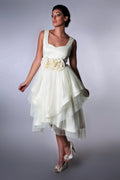 Milan – Robe de mariée courte en tulle avec ceinture de roses faites à la main