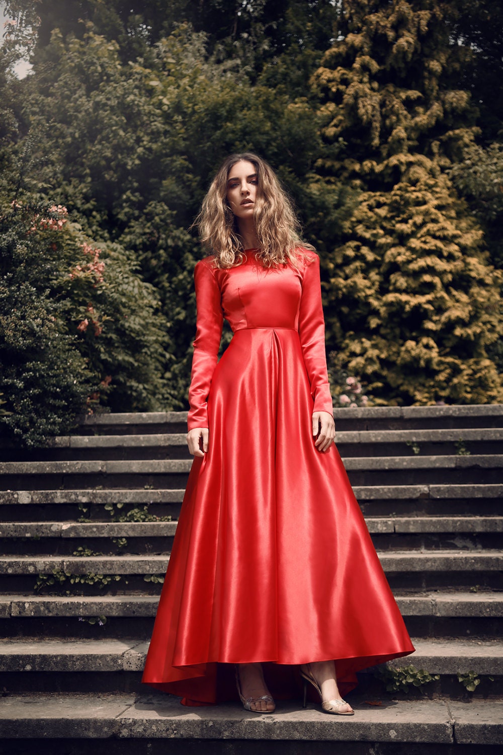 Satin Duchesse – Robe de mariée et de soirée à manches longues avec dos nu en V