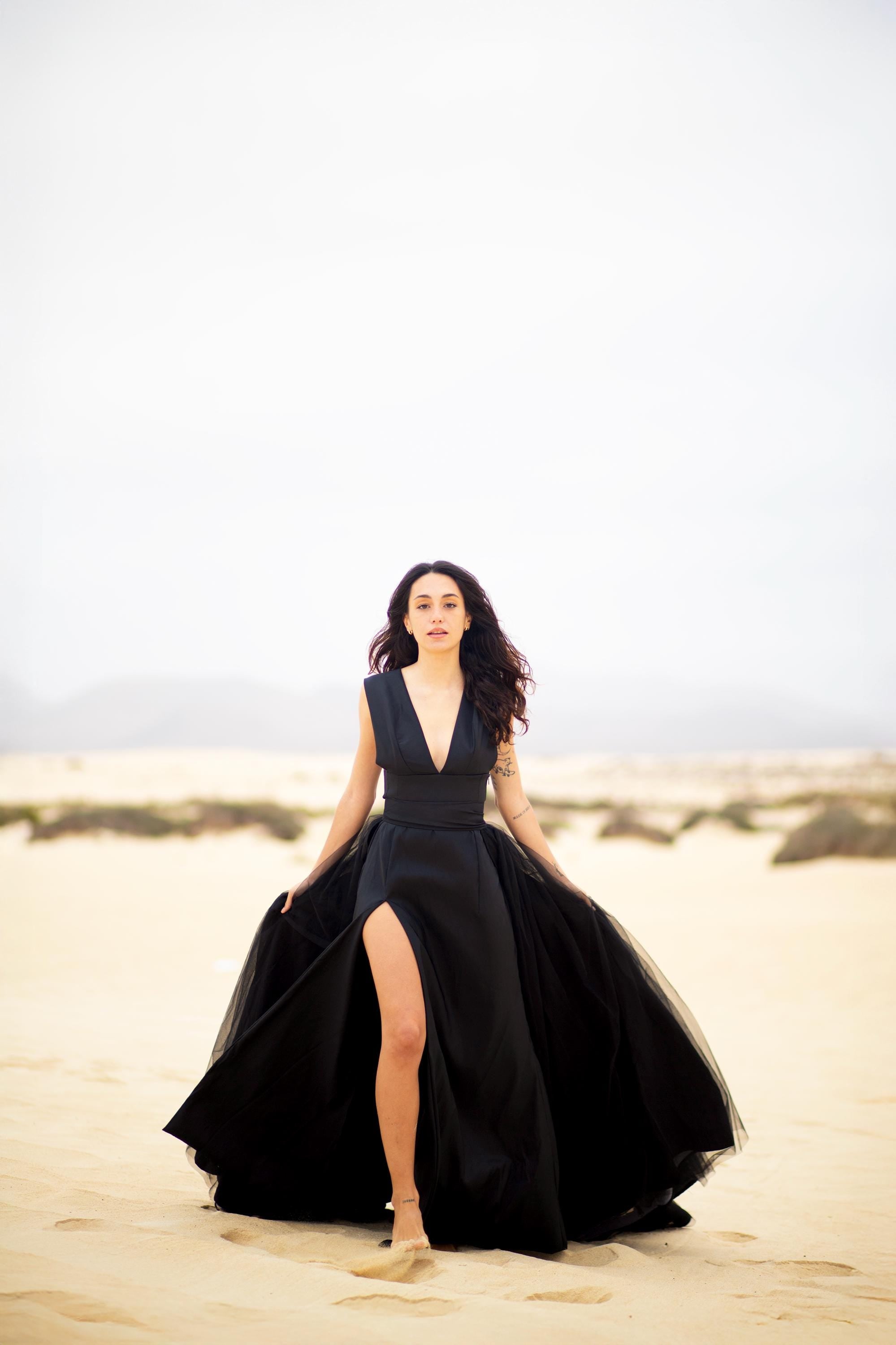 Taffeta & Tulle Evening Gown – Deep V-Neck, Open Back & High Slit, Made to Measure