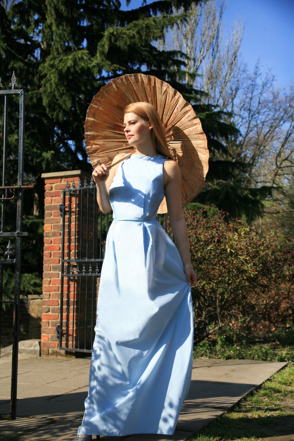 Looking Glass – Robe longue ajustée en coton bleu ciel