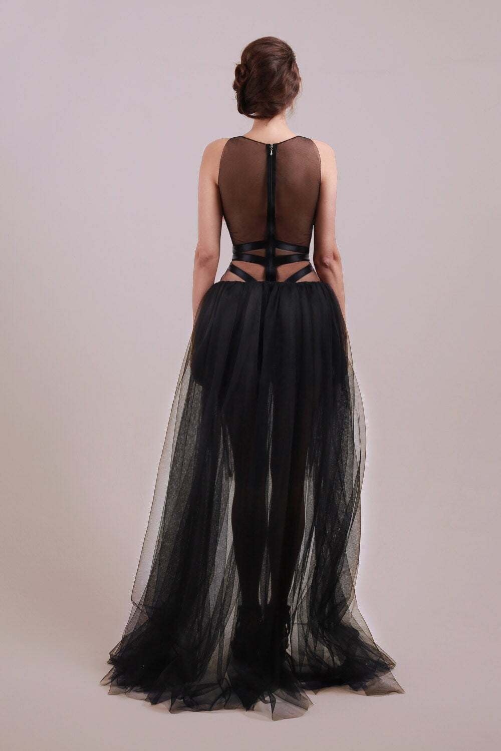 Orchidea – Robe longue en tulle noir transparent avec applications florales 3D