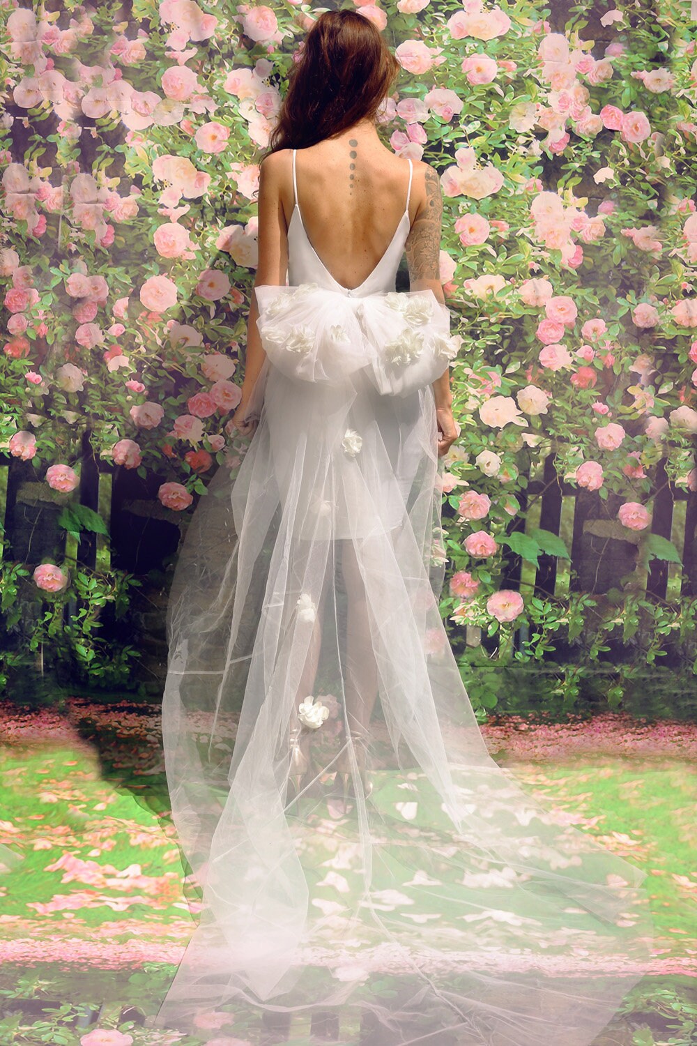 Robe de mariée courte et ajustée – Jupe crayon dos nu avec nœud amovible