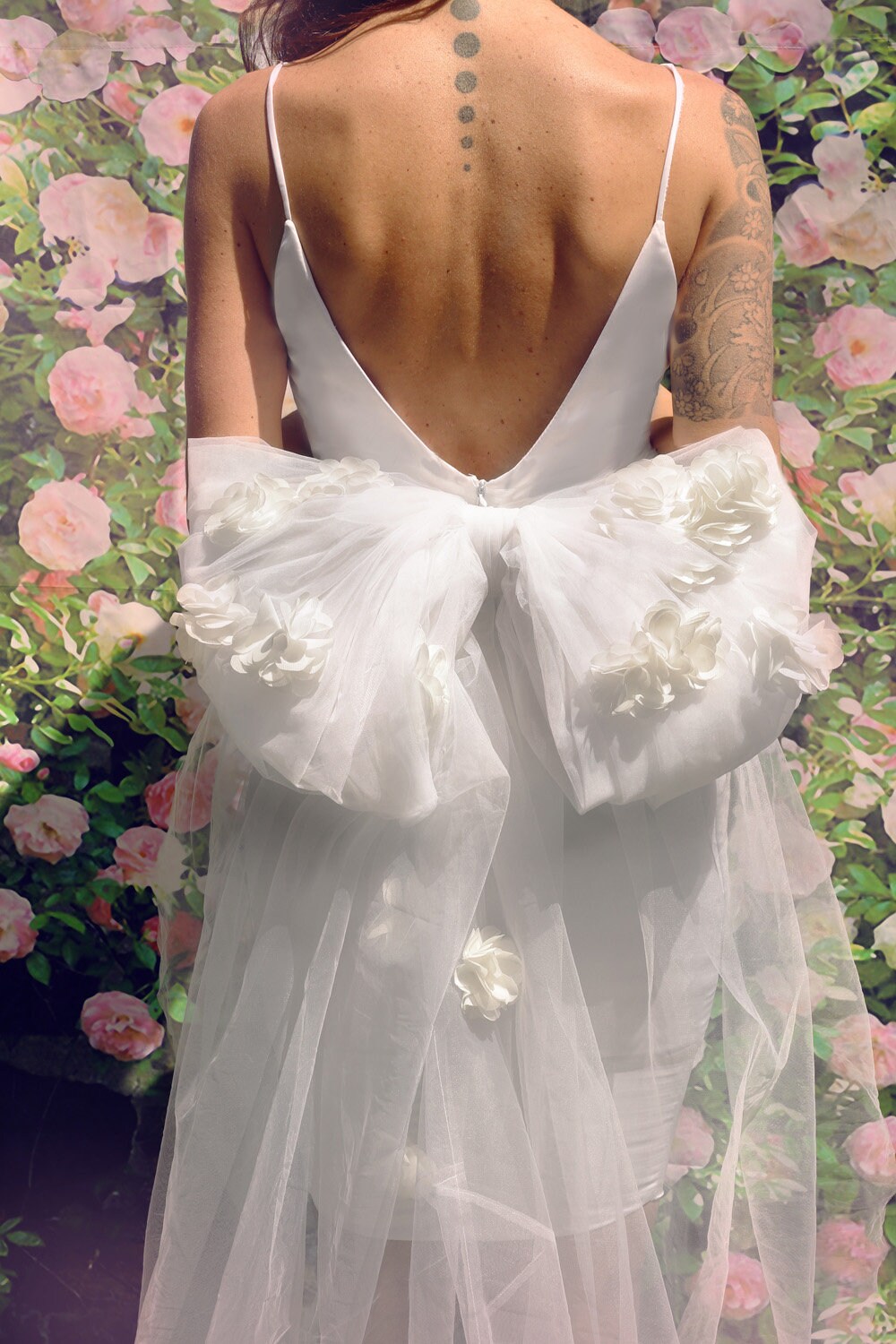 Robe de mariée courte et ajustée – Jupe crayon dos nu avec nœud amovible