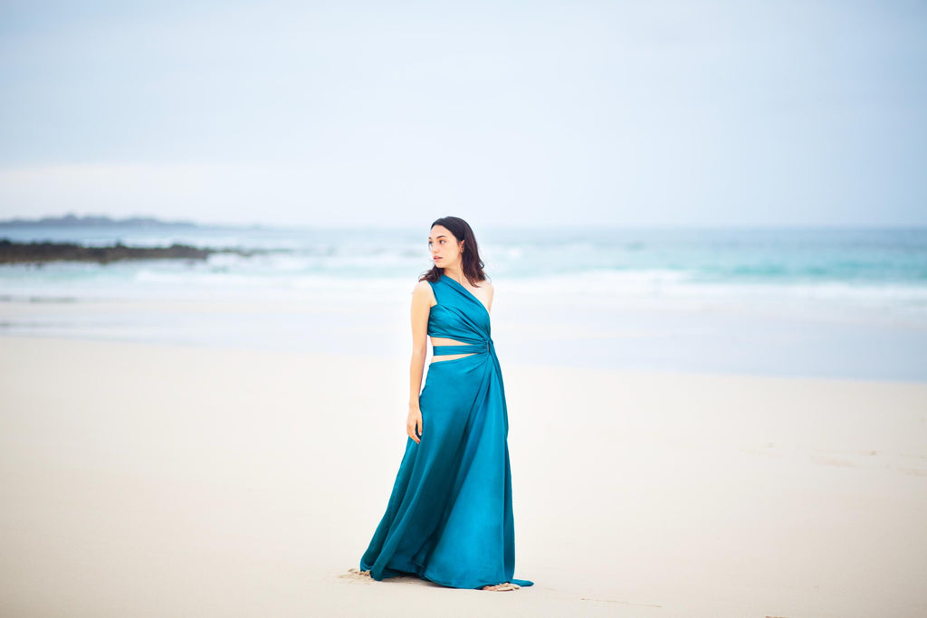 Satin One-Shoulder Maxi Gown – Cut-Out Ring Detail, High Slit & Open Back, Made to Measure