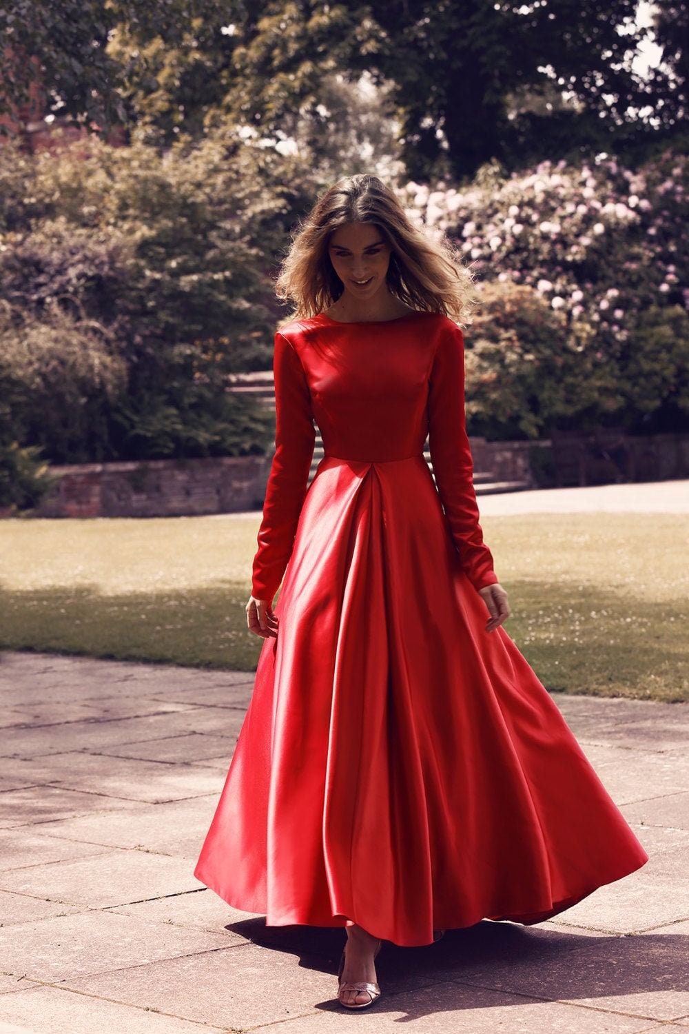 Satin Duchesse – Robe de mariée et de soirée à manches longues avec dos nu en V