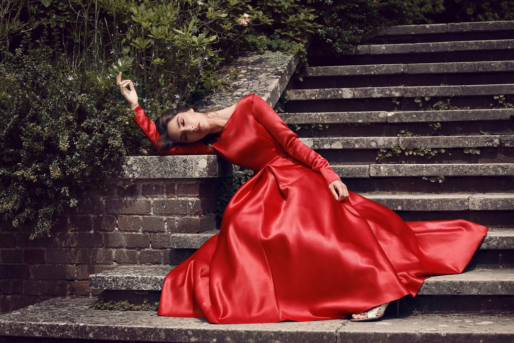 Satin Duchesse – Robe de mariée et de soirée à manches longues avec dos nu en V