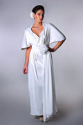 Naples – Robe de mariée en satin soyeux à manches larges et ceinture ornée d'une rose
