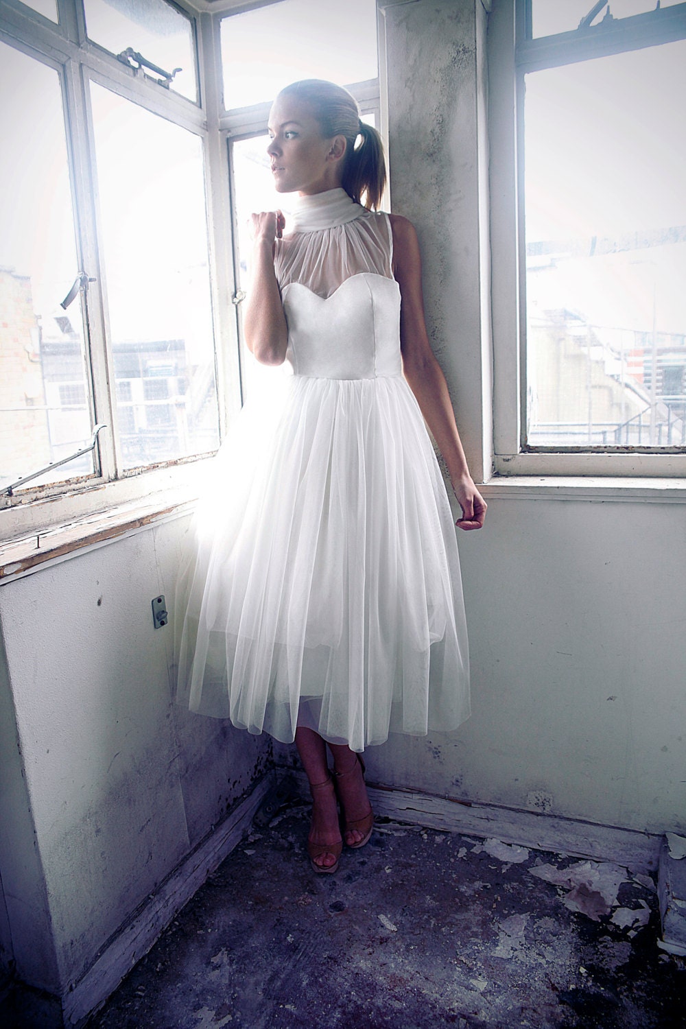 Grace – Robe de mariée mi-longue en tulle vintage avec décolleté en cœur et nœud