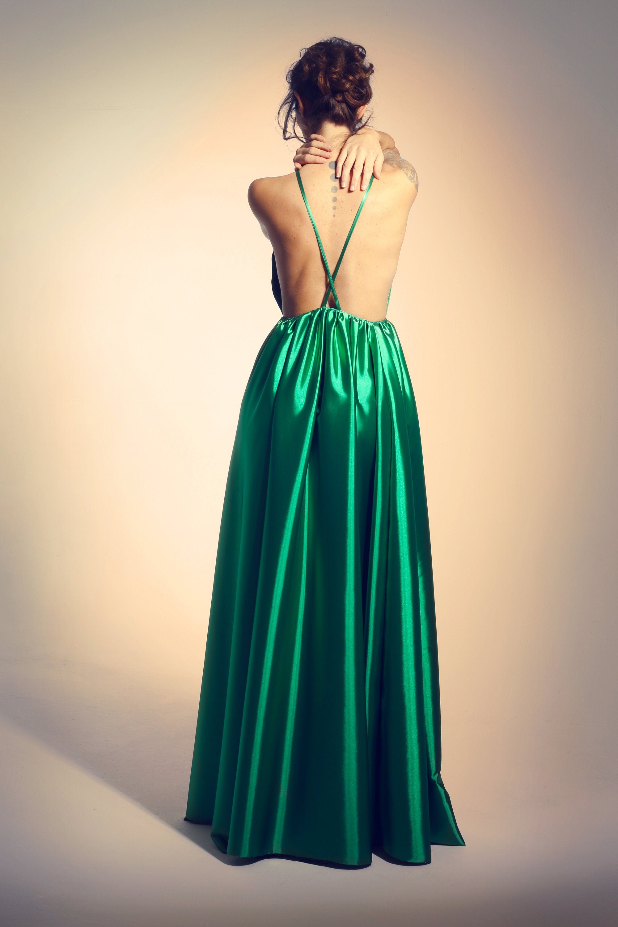 Robe de soirée en soie à dos ouvert – Coupe évasée, Sur mesure
