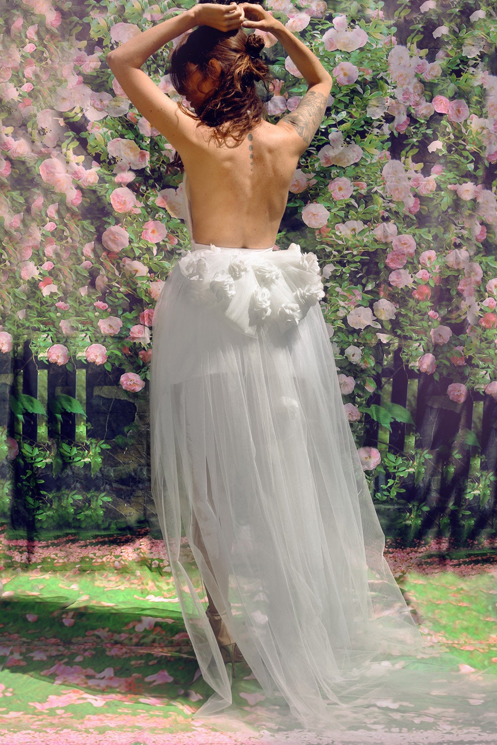 Robe de mariée mini tutu – Col américain, nœud amovible et longue traîne en tulle