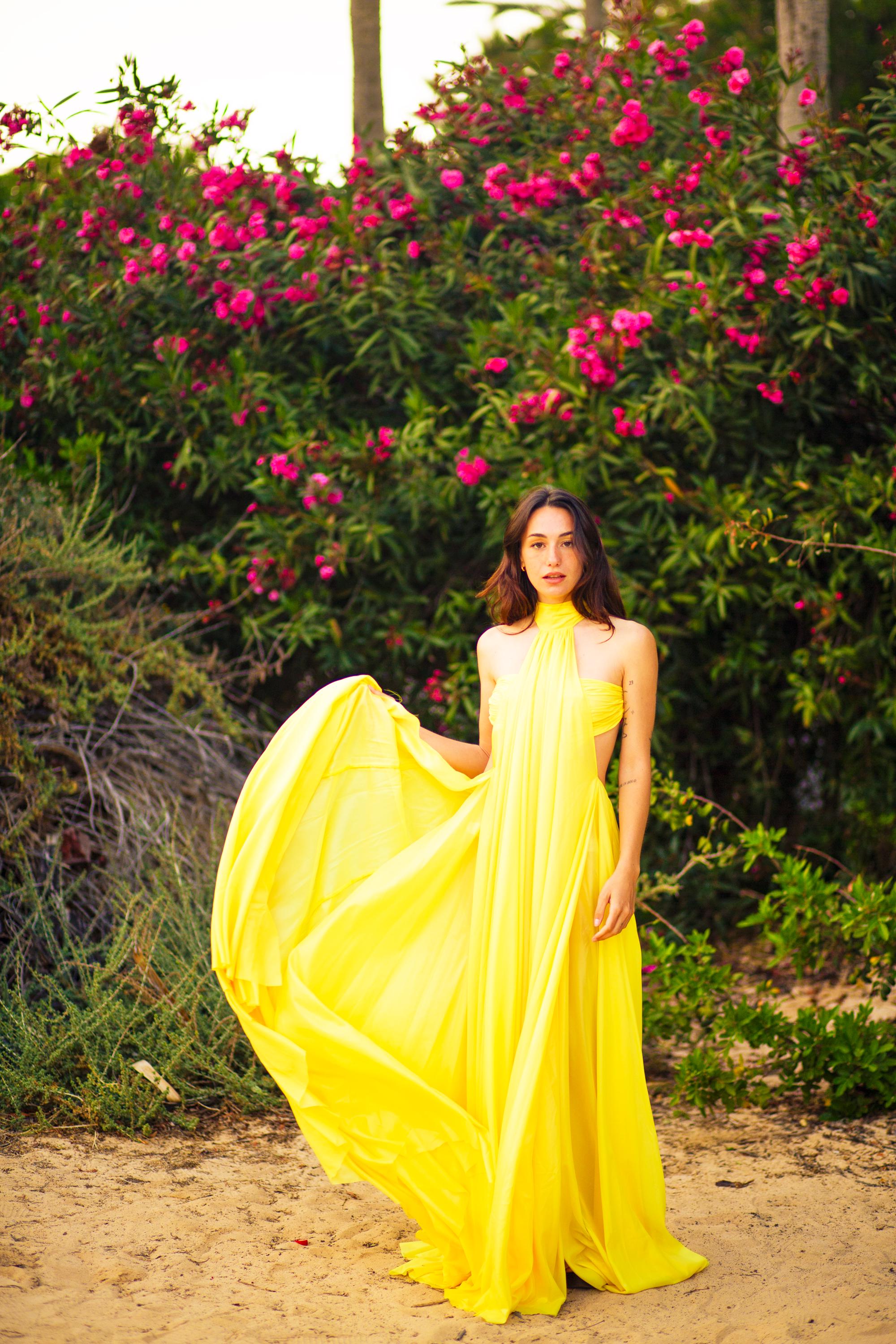 Robe Venus – Robe en mousseline à dos nu avec dos ouvert et nœud à l'encolure, sur mesure