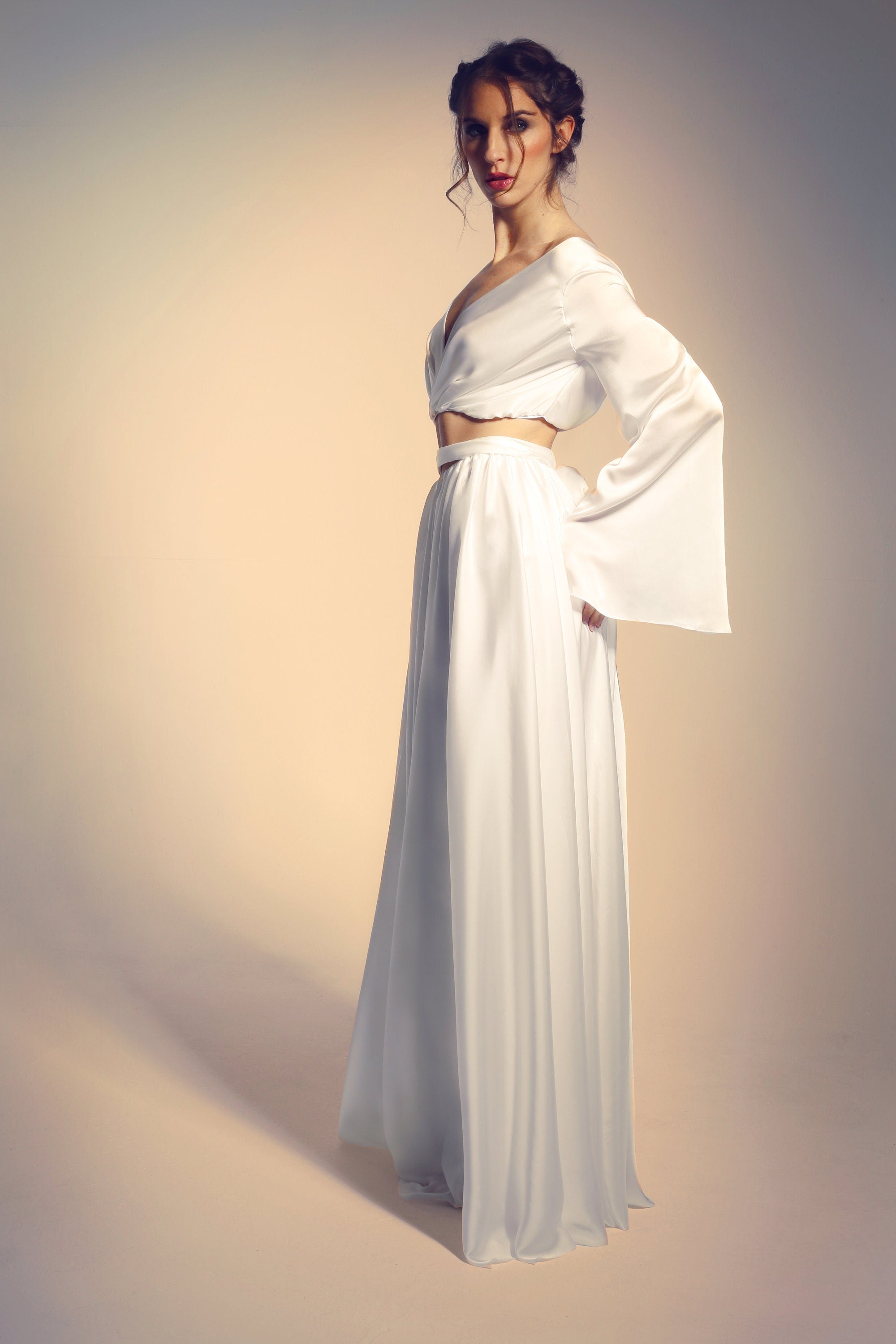Ensemble de mariage en satin – Haut cache-cœur et jupe longue, sur mesure