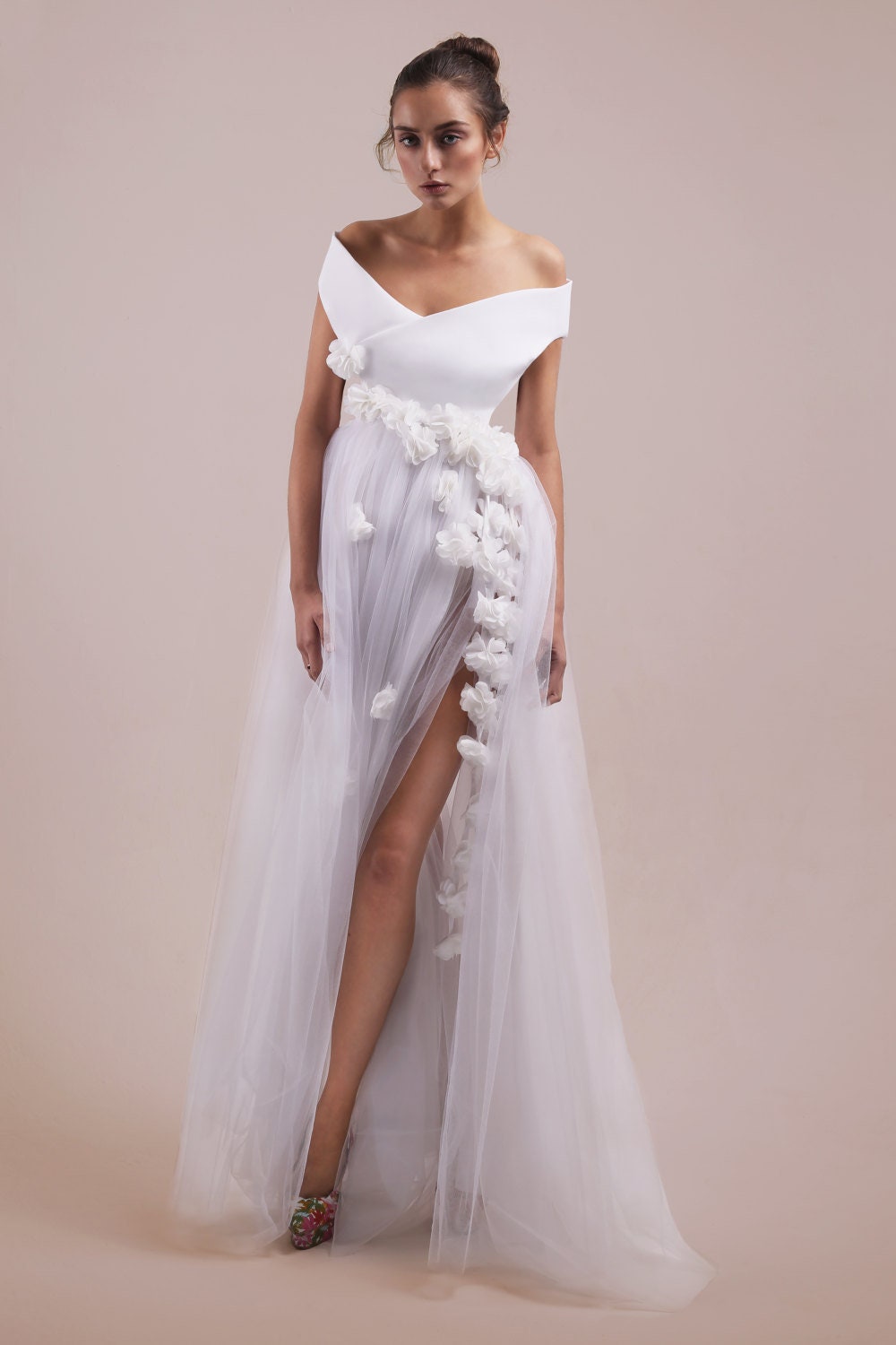 Pollyanna – Robe de mariée en tulle à épaules dénudées avec fleurs en mousseline, inspirée des années 60