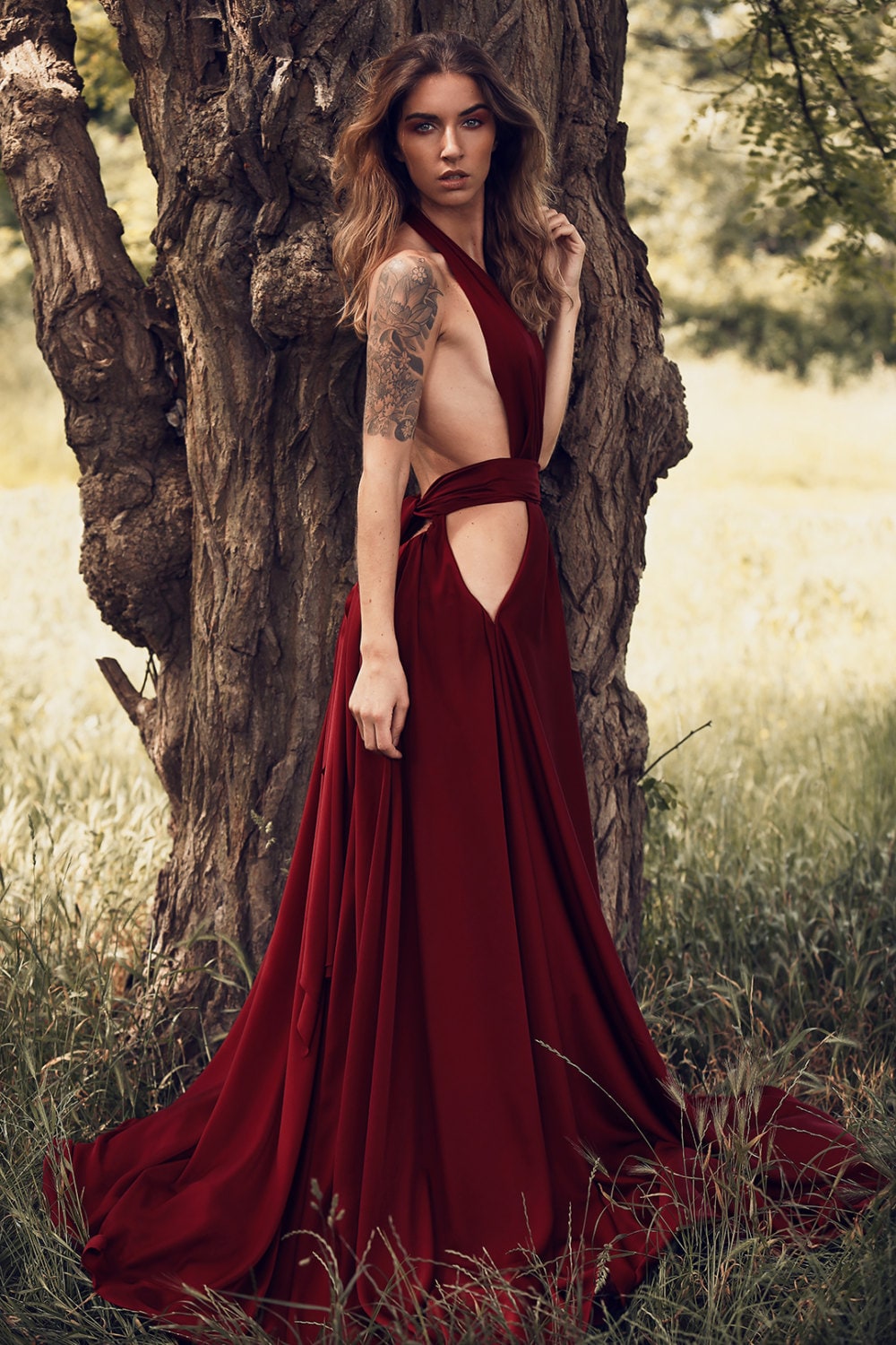Robe de soirée en satin dos nu, sur mesure – J.O.