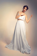 Ensemble de mariage en satin – Jupe fluide et crop top avec ceinture à la taille