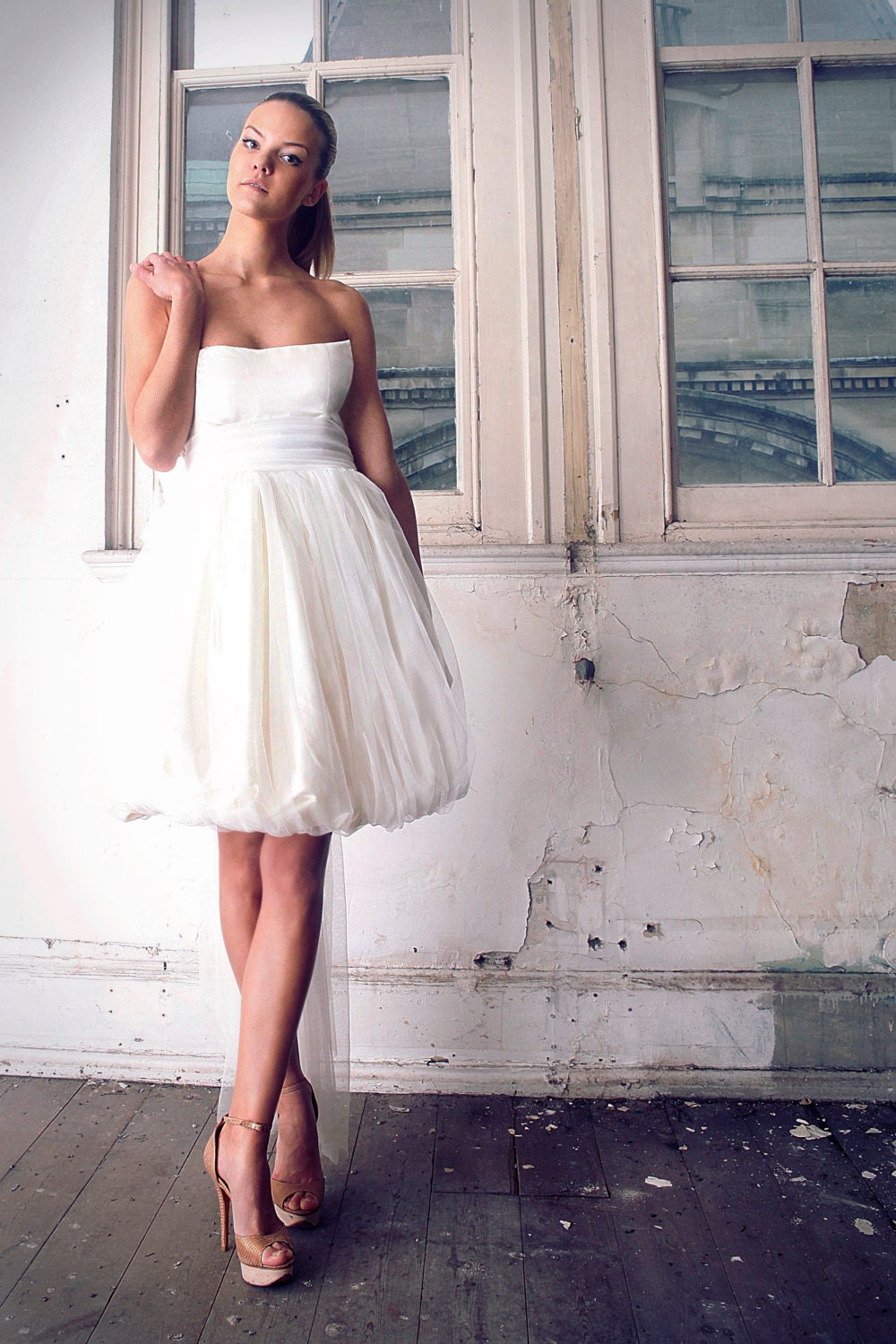 Pixie – Robe de mariée courte avec corset en soie et nœud amovible