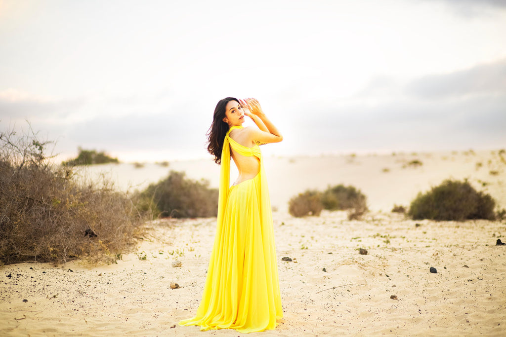 Robe Venus – Robe en mousseline à dos nu avec dos ouvert et nœud à l'encolure, sur mesure