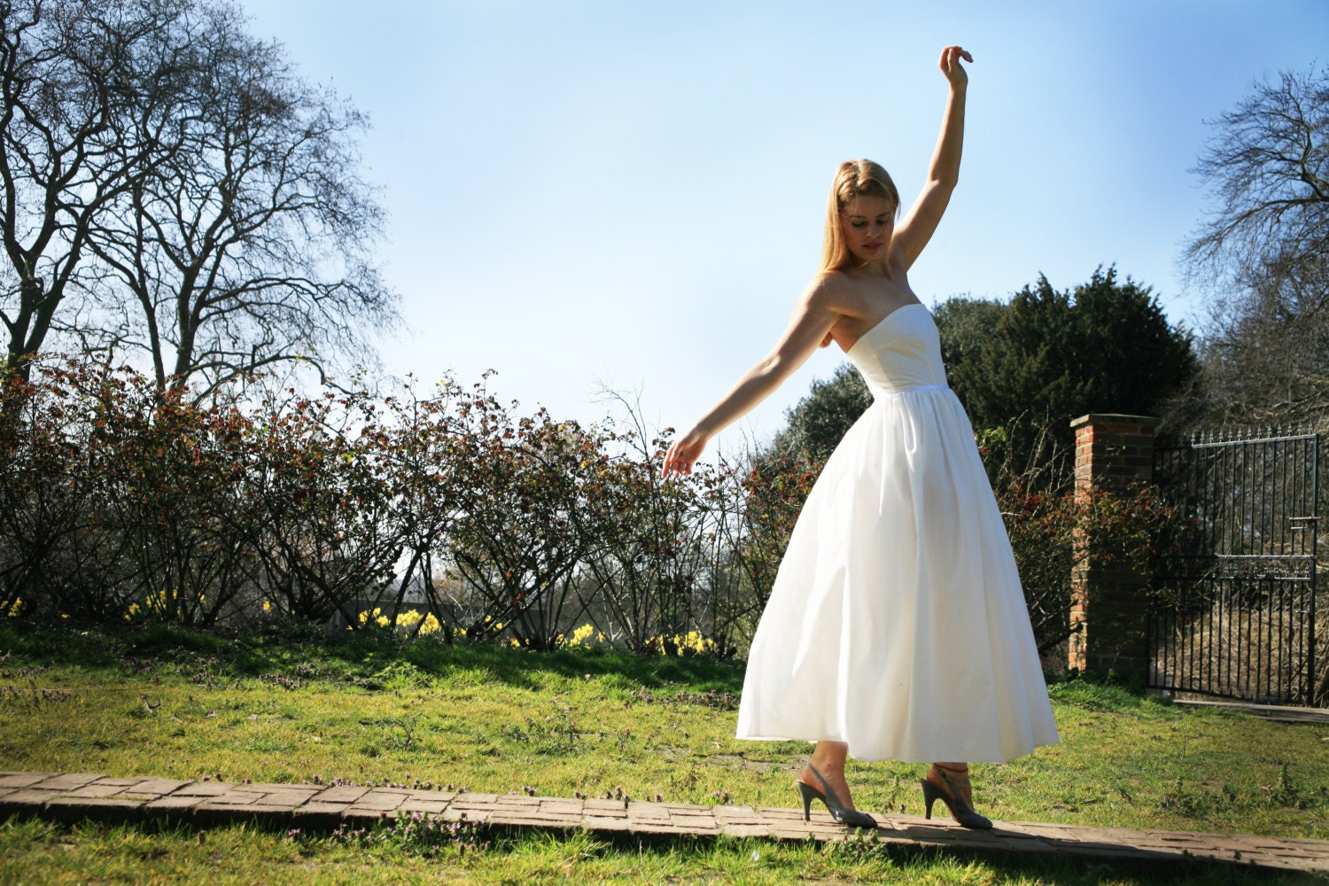 Queen – Dior-Inspired Corset & Tutu Dress in Organic Cotton